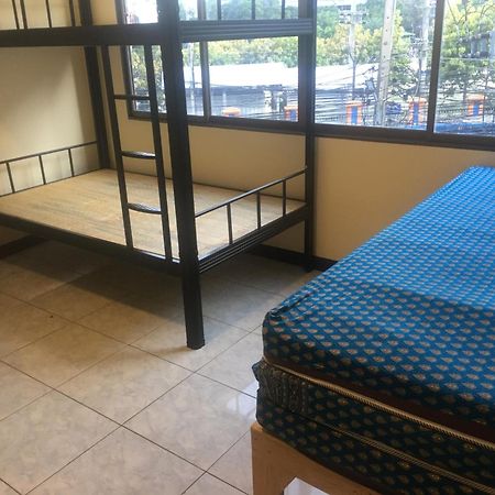 Hostel Gung Domitory Pattaya Zewnętrze zdjęcie